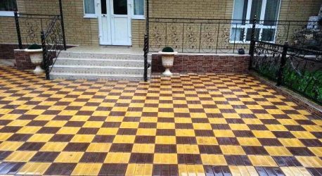 Passarelas no país de telhas de pavimentação - Design de um belo pátio (120+ fotos)