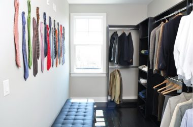 Guarda-roupa de canto moderno no quarto: de pequeno a grande porte. Qual poderia ser o seu conteúdo?
