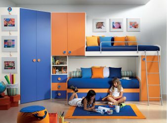 Guarda-roupa de canto moderno no quarto: de pequeno a grande porte. Qual poderia ser o seu conteúdo?