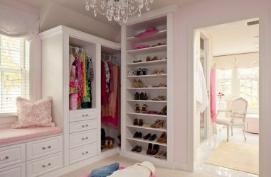 Guarda-roupa de canto moderno no quarto: de pequeno a grande porte. Qual poderia ser o seu conteúdo?