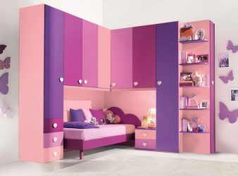Guarda-roupa de canto moderno no quarto: de pequeno a grande porte. Qual poderia ser o seu conteúdo?