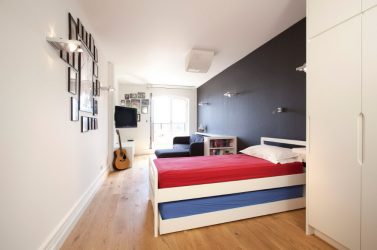 Guarda-roupa de canto moderno no quarto: de pequeno a grande porte. Qual poderia ser o seu conteúdo?
