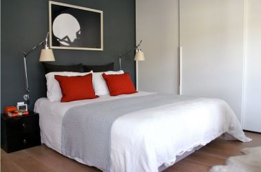 Guarda-roupa de canto moderno no quarto: de pequeno a grande porte. Qual poderia ser o seu conteúdo?