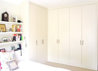 Guarda-roupa de canto moderno no quarto: de pequeno a grande porte. Qual poderia ser o seu conteúdo?