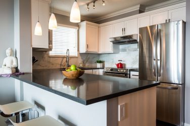 Como fazer uma cozinha estreita e longa: nuances e truques para um pequeno interior (mais de 175 fotos)