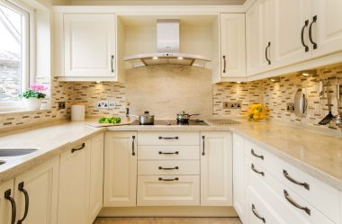 Como fazer uma cozinha estreita e longa: nuances e truques para um pequeno interior (mais de 175 fotos)