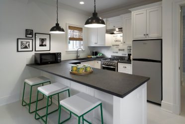 Como fazer uma cozinha estreita e longa: nuances e truques para um pequeno interior (mais de 175 fotos)