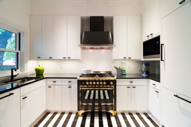 Como fazer uma cozinha estreita e longa: nuances e truques para um pequeno interior (mais de 175 fotos)
