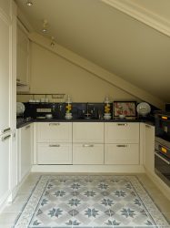 Como fazer uma cozinha estreita e longa: nuances e truques para um pequeno interior (mais de 175 fotos)