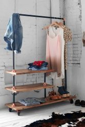 Wall Hanger faça você mesmo no corredor: com uma caixa de sapatos, com uma prateleira, com ganchos. Esqueça a falta de espaço!