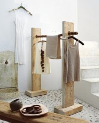 Wall Hanger faça você mesmo no corredor: com uma caixa de sapatos, com uma prateleira, com ganchos. Esqueça a falta de espaço!