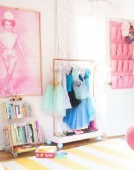 Wall Hanger faça você mesmo no corredor: com uma caixa de sapatos, com uma prateleira, com ganchos. Esqueça a falta de espaço!