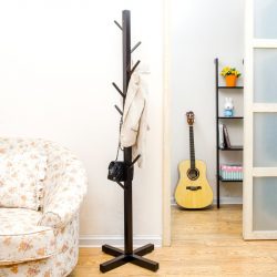 Wall Hanger faça você mesmo no corredor: com uma caixa de sapatos, com uma prateleira, com ganchos. Esqueça a falta de espaço!