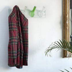 Wall Hanger faça você mesmo no corredor: com uma caixa de sapatos, com uma prateleira, com ganchos. Esqueça a falta de espaço!