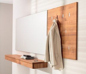 Wall Hanger faça você mesmo no corredor: com uma caixa de sapatos, com uma prateleira, com ganchos. Esqueça a falta de espaço!