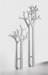 Wall Hanger faça você mesmo no corredor: com uma caixa de sapatos, com uma prateleira, com ganchos. Esqueça a falta de espaço!