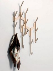 Wall Hanger faça você mesmo no corredor: com uma caixa de sapatos, com uma prateleira, com ganchos. Esqueça a falta de espaço!