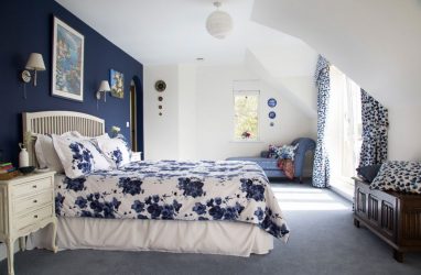 Cor do céu e do mar: 215+ Foto Design exclusivo. A escolha de combinações de azul no interior