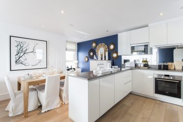 Cor do céu e do mar: 215+ Foto Design exclusivo. A escolha de combinações de azul no interior