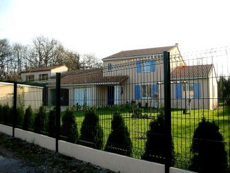 Cerca para uma casa de madeira privada: Como escolher? 200+ (fotos) lindas opções