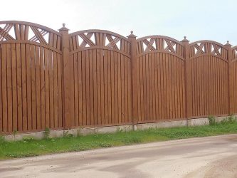 Cerca para uma casa de madeira privada: Como escolher? 200+ (fotos) lindas opções