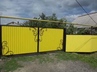 Fazendo cercas de piso ondulado para uma casa particular: 135 + (Foto) Belas cercas com as próprias mãos