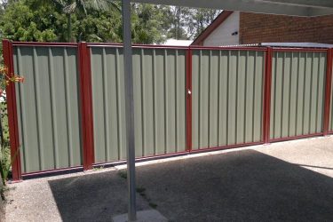 Fazendo cercas de piso ondulado para uma casa particular: 135 + (Foto) Belas cercas com as próprias mãos