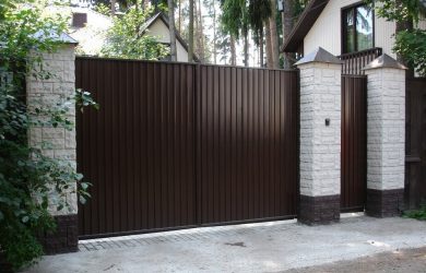 Fazendo cercas de piso ondulado para uma casa particular: 135 + (Foto) Belas cercas com as próprias mãos