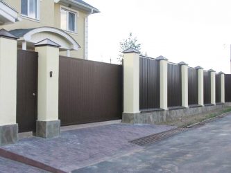 Fazendo cercas de piso ondulado para uma casa particular: 135 + (Foto) Belas cercas com as próprias mãos