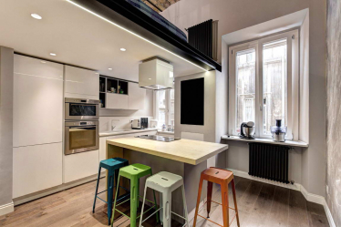 Entresol: 155+ Fotos em interiores modernos de apartamentos. Escolhendo opções para o corredor, cozinha, acima da porta