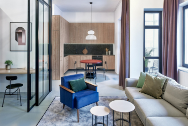 Entresol: 155+ Fotos em interiores modernos de apartamentos. Escolhendo opções para o corredor, cozinha, acima da porta