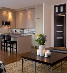 Entresol: 155+ Fotos em interiores modernos de apartamentos. Escolhendo opções para o corredor, cozinha, acima da porta