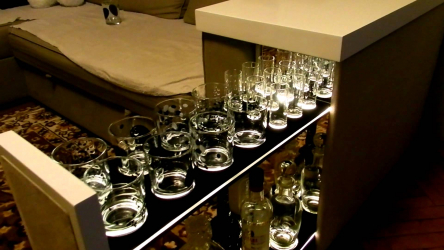 Bar para garrafas no interior do apartamento ou casa - Como melhor fazer? 120+ (foto) de uma árvore, andar, angular
