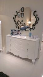 Características Dresser branco 200+ (fotos) opções (brilhante, com gavetas, sem alças)