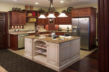Decoração de interiores de uma grande cozinha moderna: 200 + (foto) idéias de design (cortinas, papel de parede, balcão de bar)
