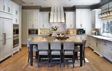 Decoração de interiores de uma grande cozinha moderna: 200 + (foto) idéias de design (cortinas, papel de parede, balcão de bar)
