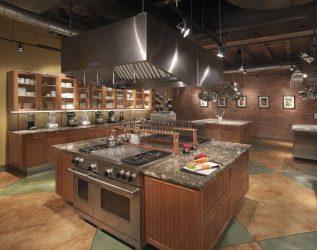 Decoração de interiores de uma grande cozinha moderna: 200 + (foto) idéias de design (cortinas, papel de parede, balcão de bar)