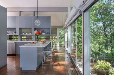 Decoração de interiores de uma grande cozinha moderna: 200 + (foto) idéias de design (cortinas, papel de parede, balcão de bar)