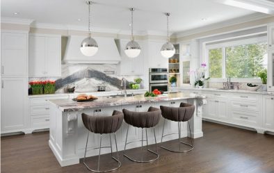 Decoração de interiores de uma grande cozinha moderna: 200 + (foto) idéias de design (cortinas, papel de parede, balcão de bar)