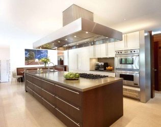 Decoração de interiores de uma grande cozinha moderna: 200 + (foto) idéias de design (cortinas, papel de parede, balcão de bar)