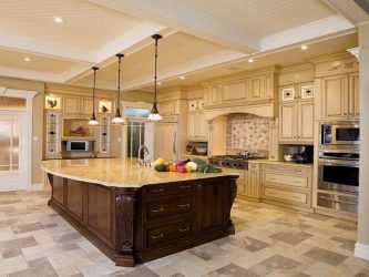 Decoração de interiores de uma grande cozinha moderna: 200 + (foto) idéias de design (cortinas, papel de parede, balcão de bar)