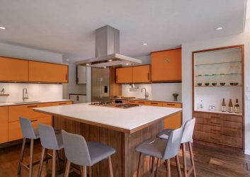 Decoração de interiores de uma grande cozinha moderna: 200 + (foto) idéias de design (cortinas, papel de parede, balcão de bar)