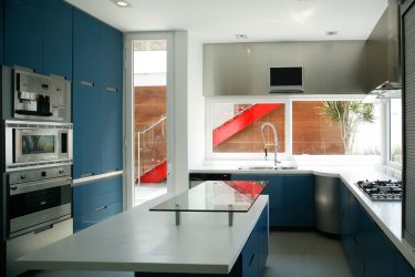 Decoração de interiores de uma grande cozinha moderna: 200 + (foto) idéias de design (cortinas, papel de parede, balcão de bar)