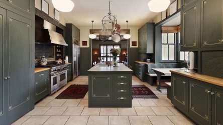 Decoração de interiores de uma grande cozinha moderna: 200 + (foto) idéias de design (cortinas, papel de parede, balcão de bar)