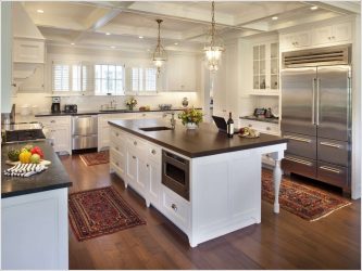 Decoração de interiores de uma grande cozinha moderna: 200 + (foto) idéias de design (cortinas, papel de parede, balcão de bar)