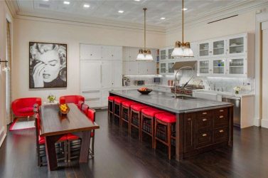 Decoração de interiores de uma grande cozinha moderna: 200 + (foto) idéias de design (cortinas, papel de parede, balcão de bar)
