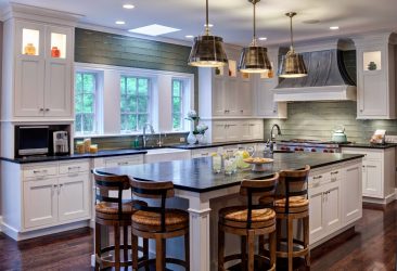 Decoração de interiores de uma grande cozinha moderna: 200 + (foto) idéias de design (cortinas, papel de parede, balcão de bar)