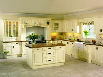 Decoração de interiores de uma grande cozinha moderna: 200 + (foto) idéias de design (cortinas, papel de parede, balcão de bar)