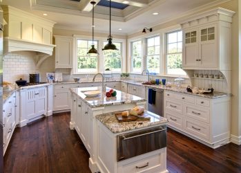 Decoração de interiores de uma grande cozinha moderna: 200 + (foto) idéias de design (cortinas, papel de parede, balcão de bar)