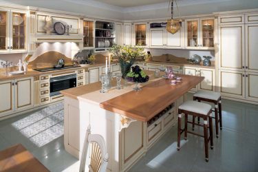 Decoração de interiores de uma grande cozinha moderna: 200 + (foto) idéias de design (cortinas, papel de parede, balcão de bar)
